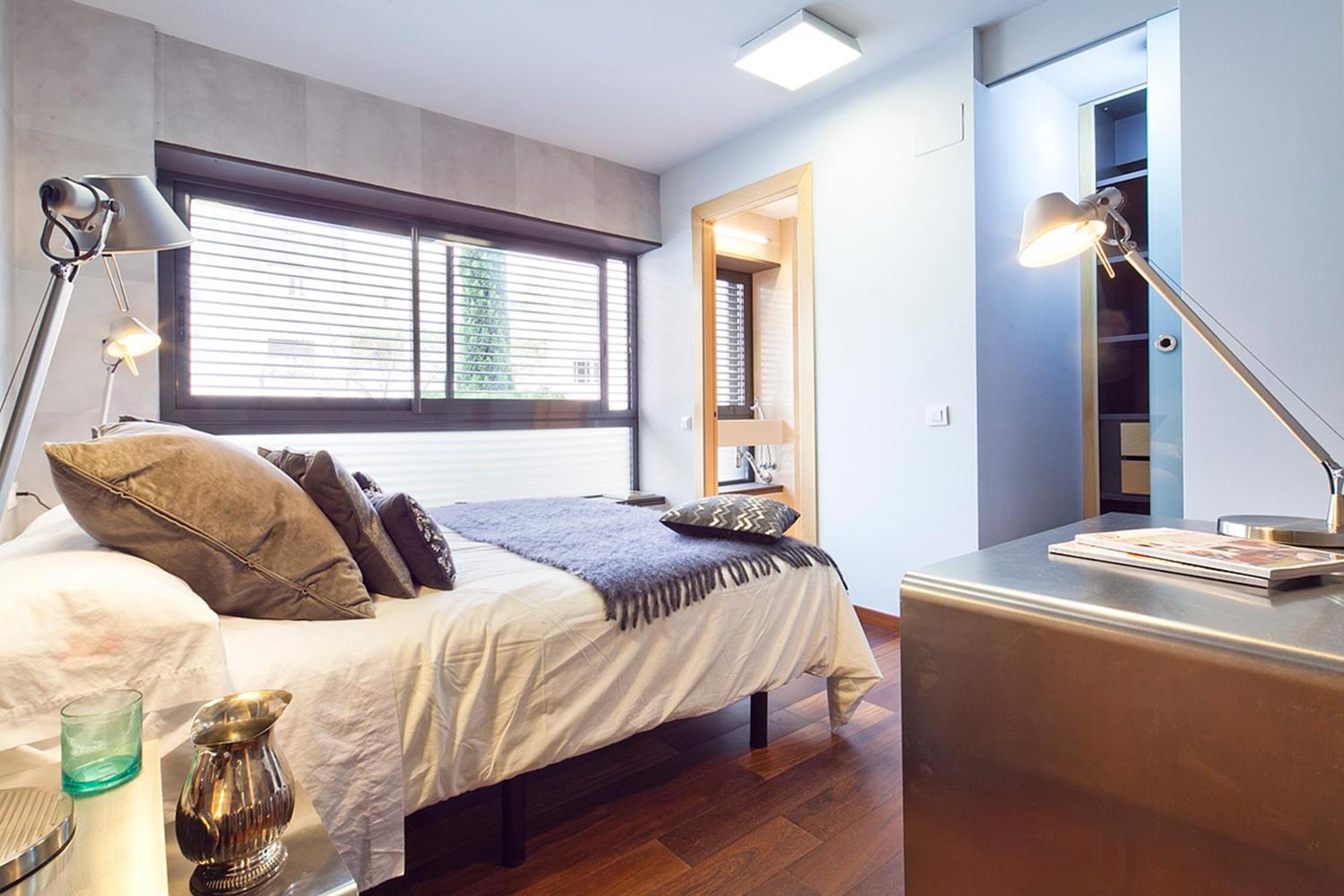 My Space Emirates - Splendid Apartment With Terrace And Pool Near Park Gueell บาร์เซโลนา ภายนอก รูปภาพ